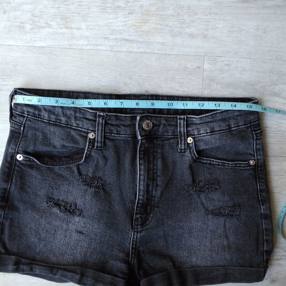 Wild Fable Black Jean Shorts Distressed | Size 10/30R - Picture 5 of 6